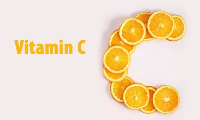 khoang-thoi-diem-phu-hop-de-uong-vitamin-c-trong-ngay-1-1696669086.jpg