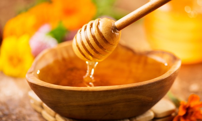 Sử dụng đồ gỗ để đảm bảo chất lượng mật ong