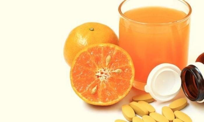 uong-nhieu-vitamin-c-co-tot-hay-khong-1696894738.jpg